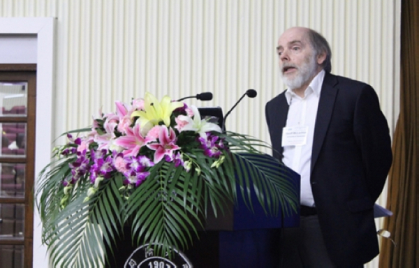 大会主席 澳大利亚昆士兰大学Geoff McLachlan教授 主持大会报告